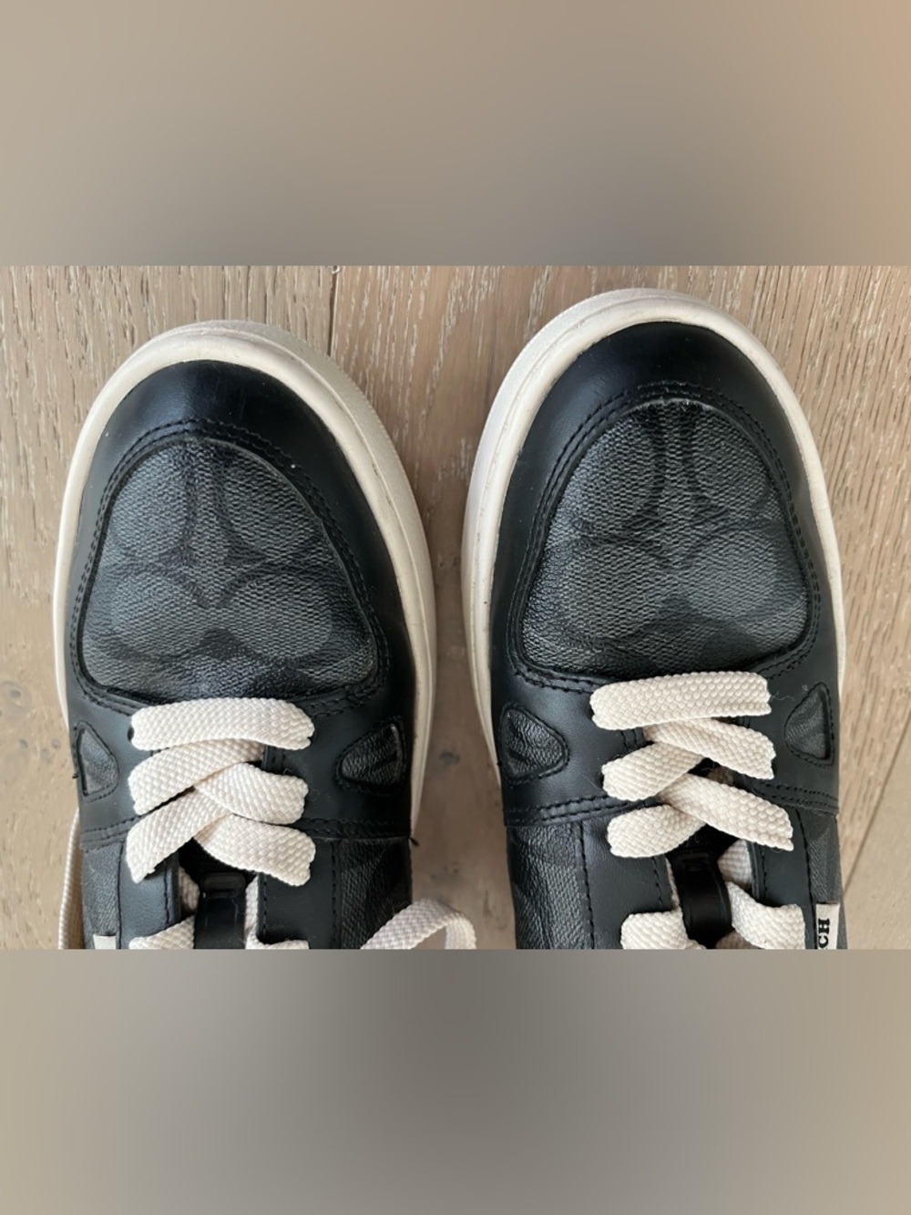Coach Men’s Clip Court Low Top Sneakers in Black Logo Canvas and Leather Sz 9 - Picture 2 of 9